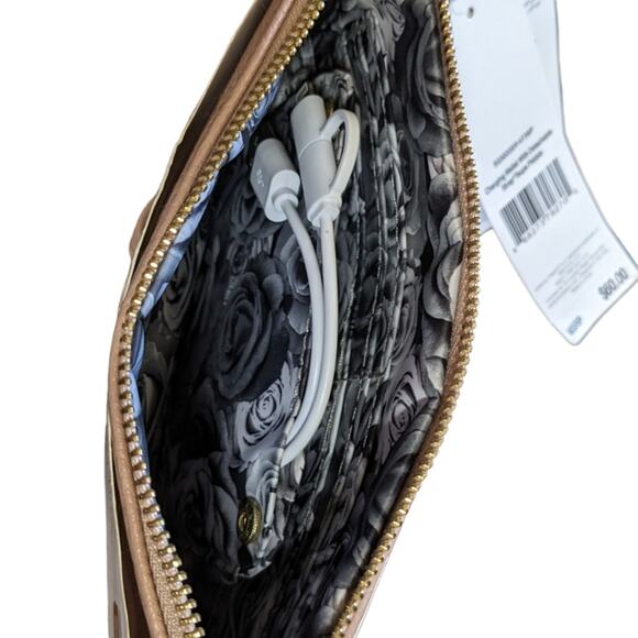 Adrienne Vittadini charging wallet taupe NWT - Picture 3 of 8